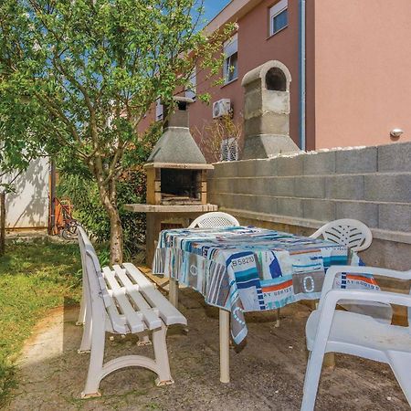 Lovely Apartment In Vir With Kitchen エクステリア 写真