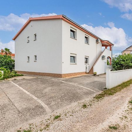 Lovely Apartment In Vir With Kitchen エクステリア 写真