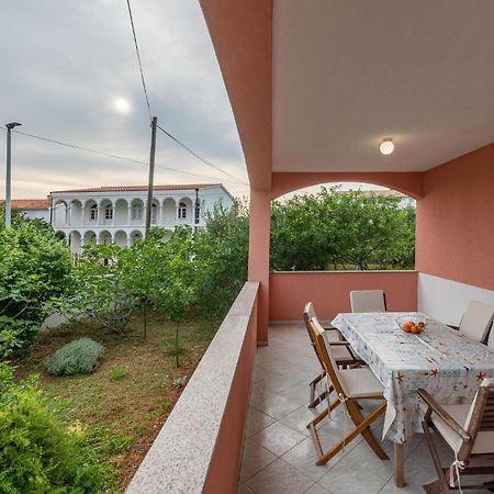 Lovely Apartment In Vir With Kitchen エクステリア 写真